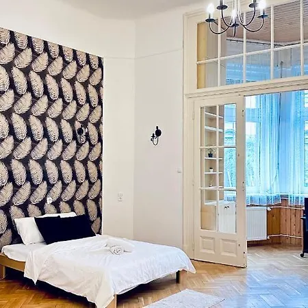 Ulloi - Unique Style Near Corvin Budapest